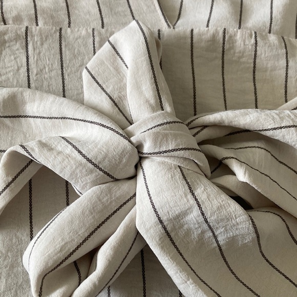 Striped V-Neck Sleeveless Top - Picture 5 of 5